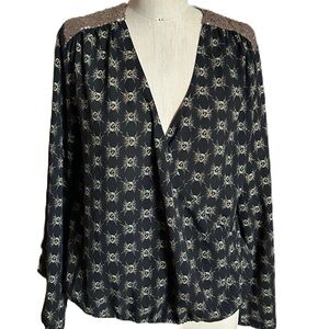 House of Harlow Long Sleeve Blouse With One Button on Back. Size medium